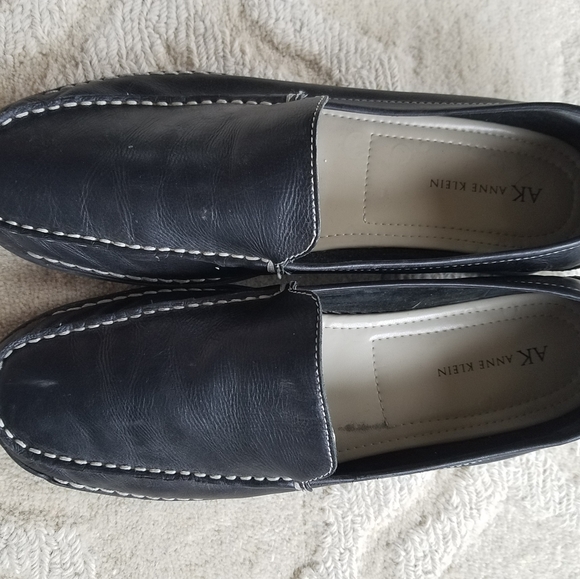 Shoes - Picture 1 of 3